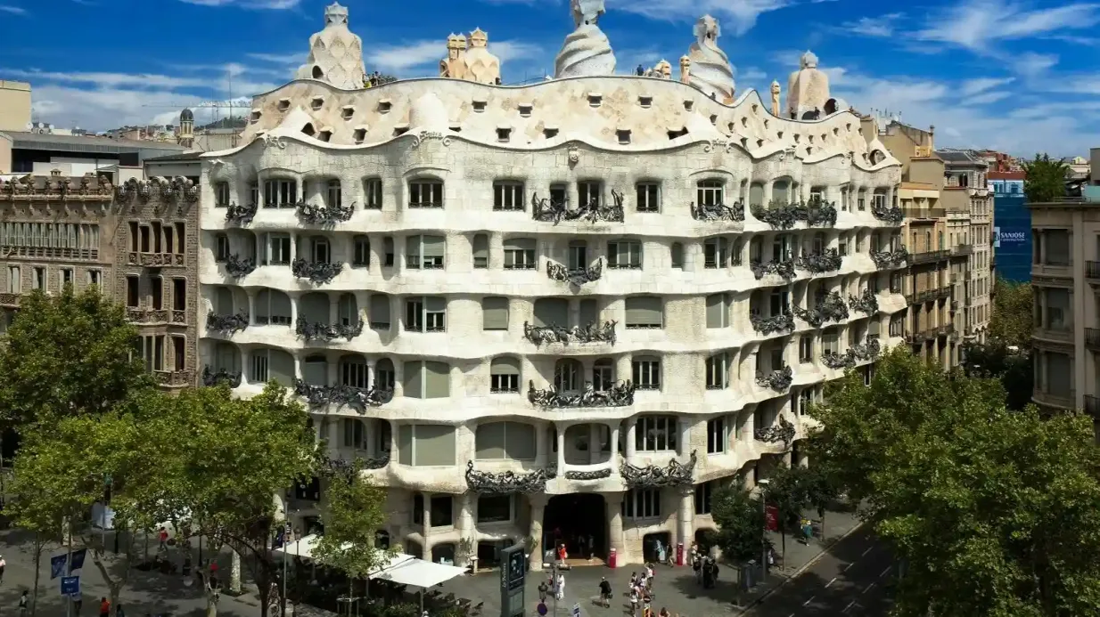 Casa Batlló y La Pedrera: Entrada Rápida + Visita Guiada