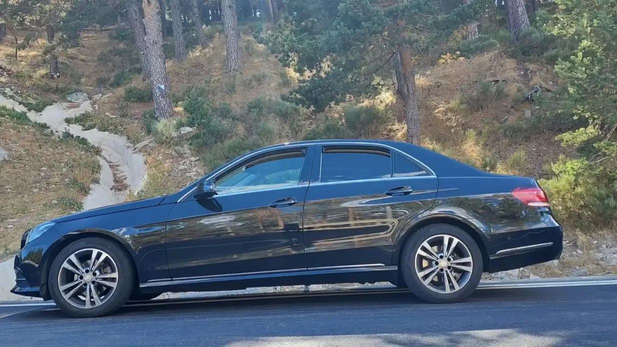 Madrid: Private Barajas Airport Transfer with Mercedes Vehicle Provided by Madrid: Private Barajas Airport Transfer with Mercedes Vehicle