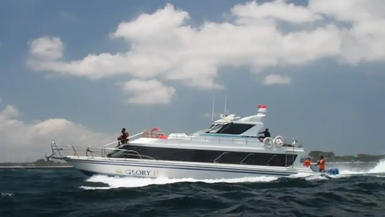 Denpasar: Barco rápido de Glory a Nusa Lembongan Operado por Tiqets International B.V.
