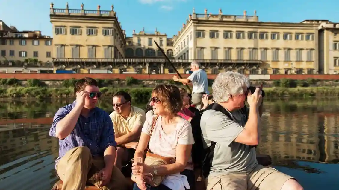 Florencia: Excursión al atardecer en góndola tradicional