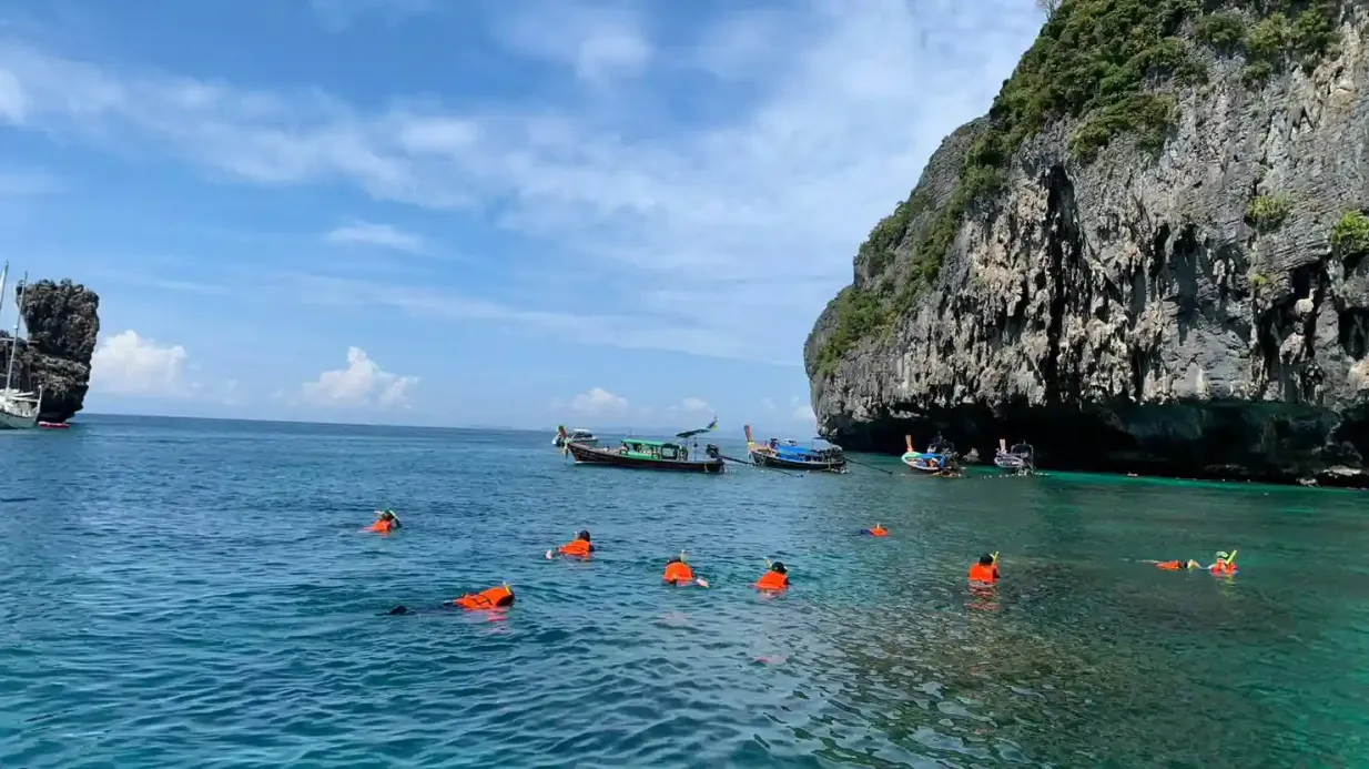 Isla Phi Phi: Excursión de un día en barco de cola larga Operado por Anda Krabi Sea Tour