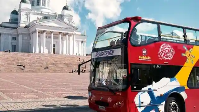 Helsinki: Hop-on-Hop-off-Bus + Audioguide