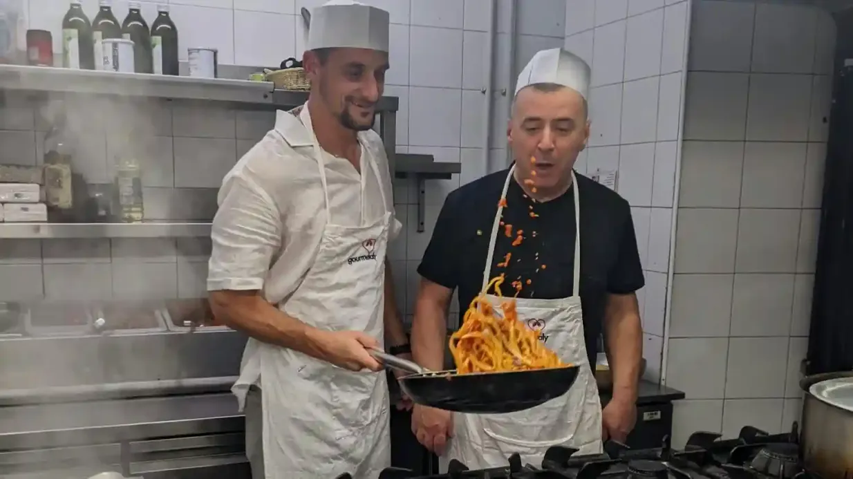 Roma: Corso di cucina di pasta amatriciana e cacio e pepe Fornito da Gourmetaly di Cassoni Daniela