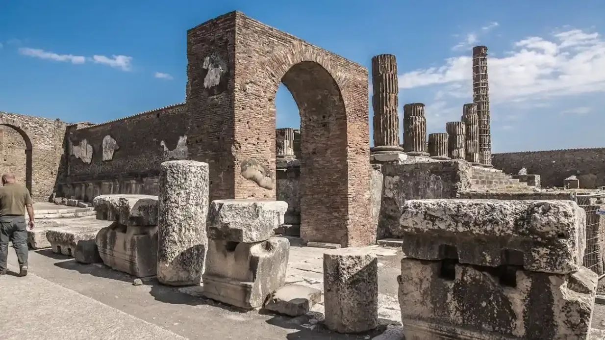Pompeya: Visita guiada y entrada sin colas + ida y vuelta desde Sorrento Operado por Reve S.r.l