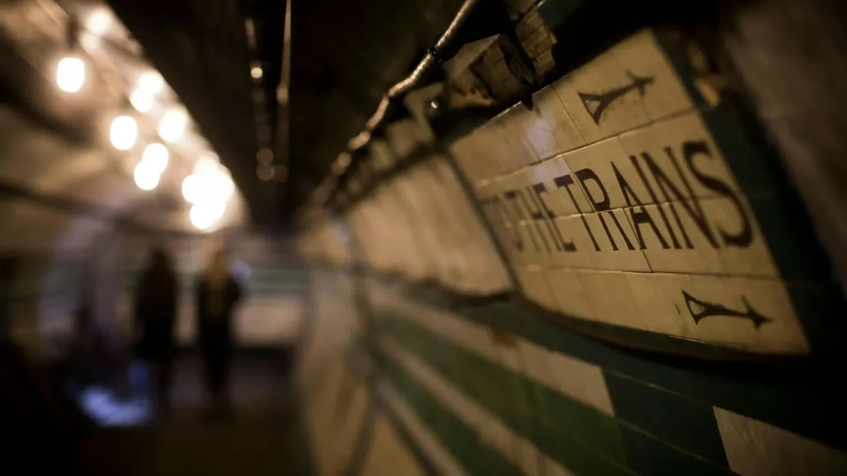 Londres Piccadilly Circus : visite guidée des stations de métro cachées