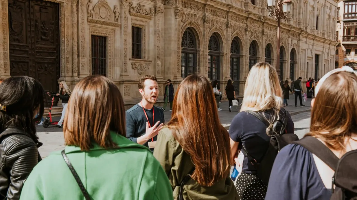 Seville Iconic Spots: Guided Walking Tour