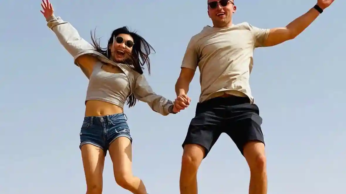 Safari en Dubai: Excursión Privada Matinal por el Desierto + Sandboarding Operado por Khat Tourism LLC