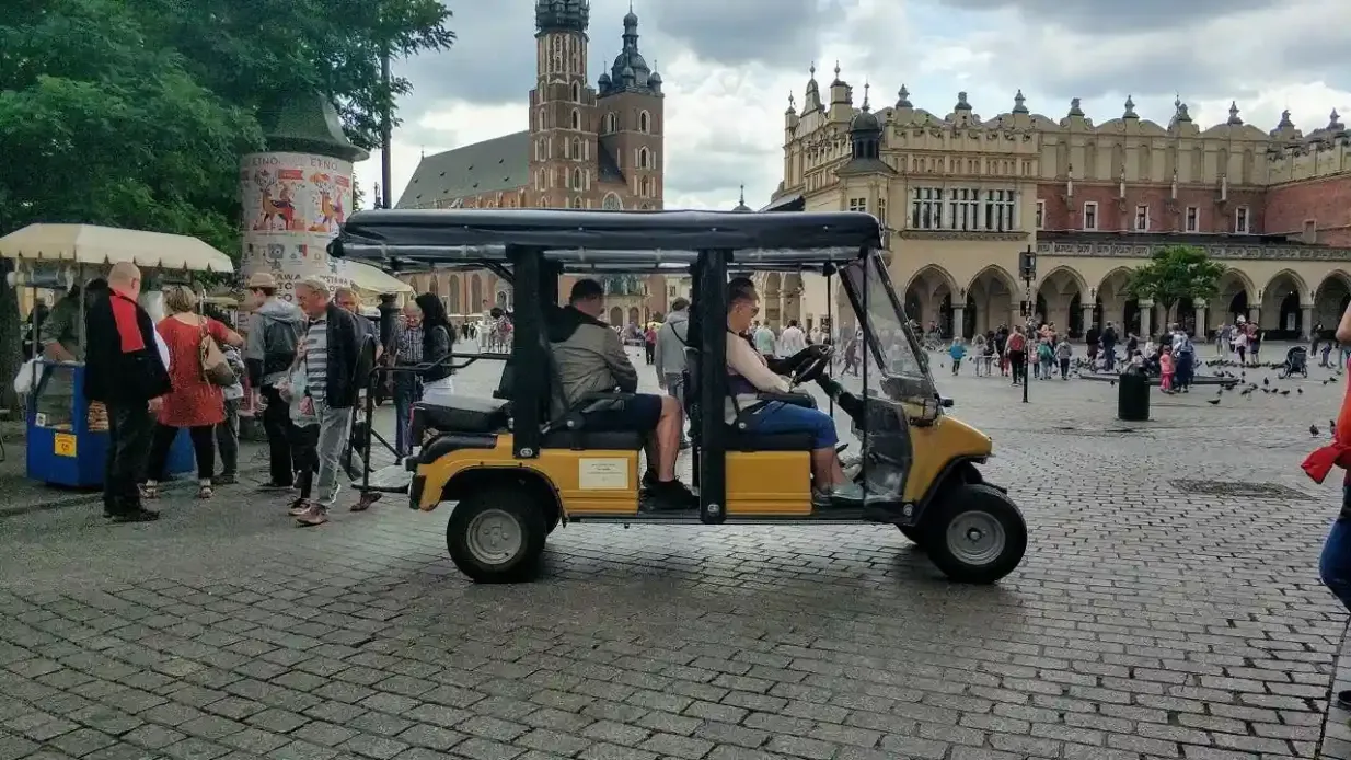 Cidade antiga de Cracóvia: Passeio de carrinho de golfe elétrico + guia de áudio Organizado por All Poland Sp. z o.o.