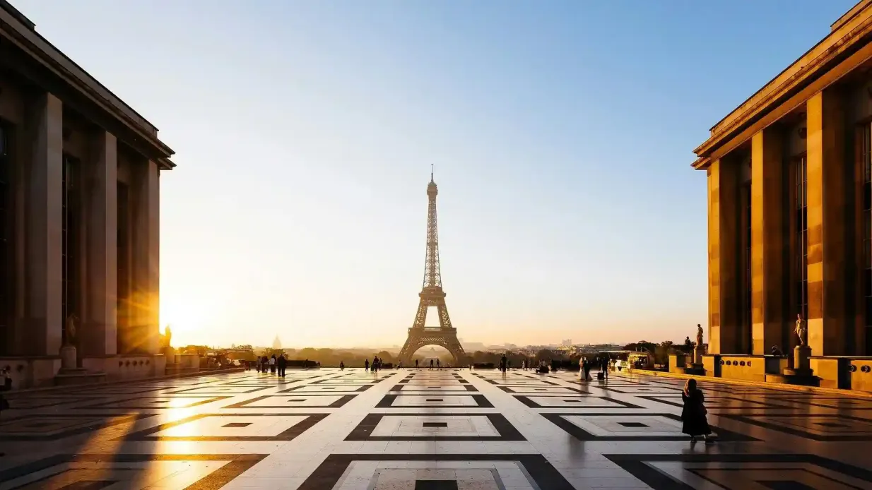 Torre Eiffel: Acceso a la segunda planta con excursión opcional a la cima + recorrido nocturno en autobús