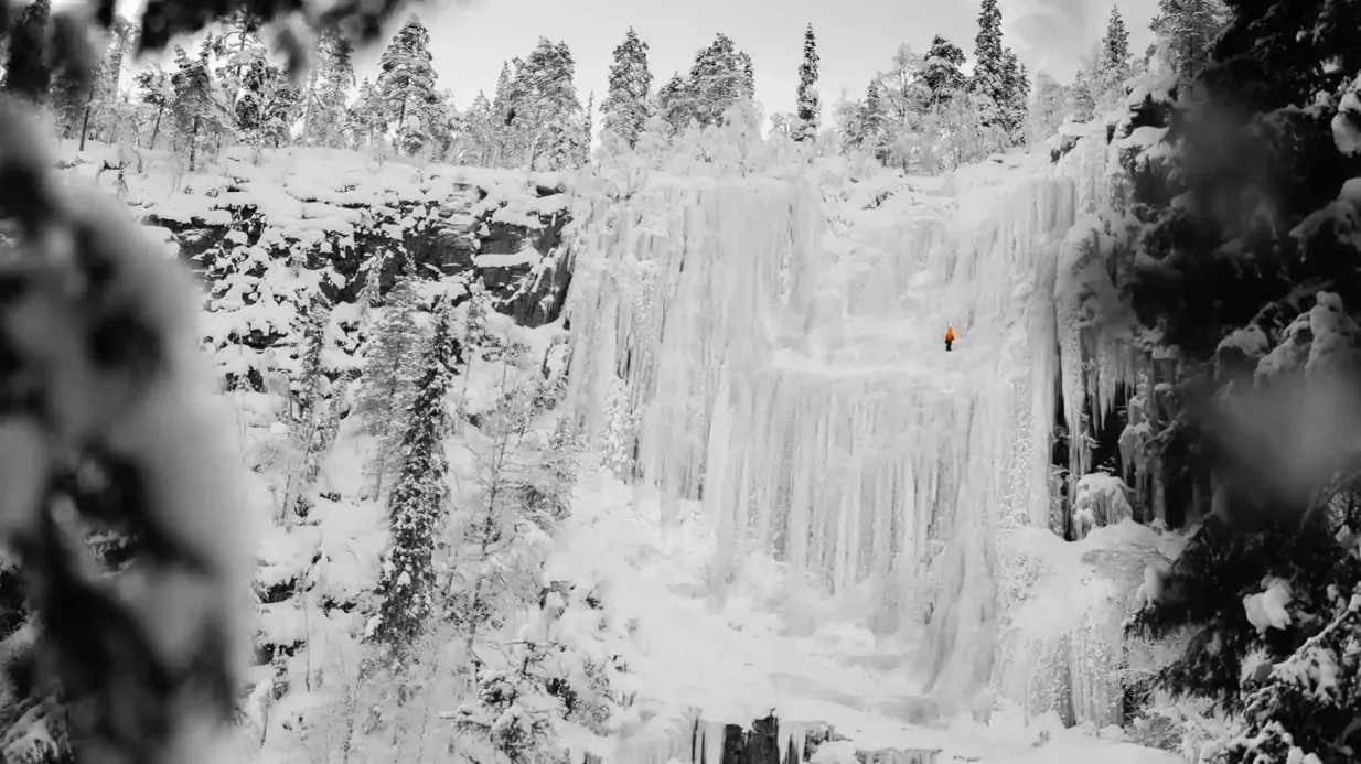 Cachoeiras congeladas de Korouoma: Visita guiada + traslado de Rovaniemi