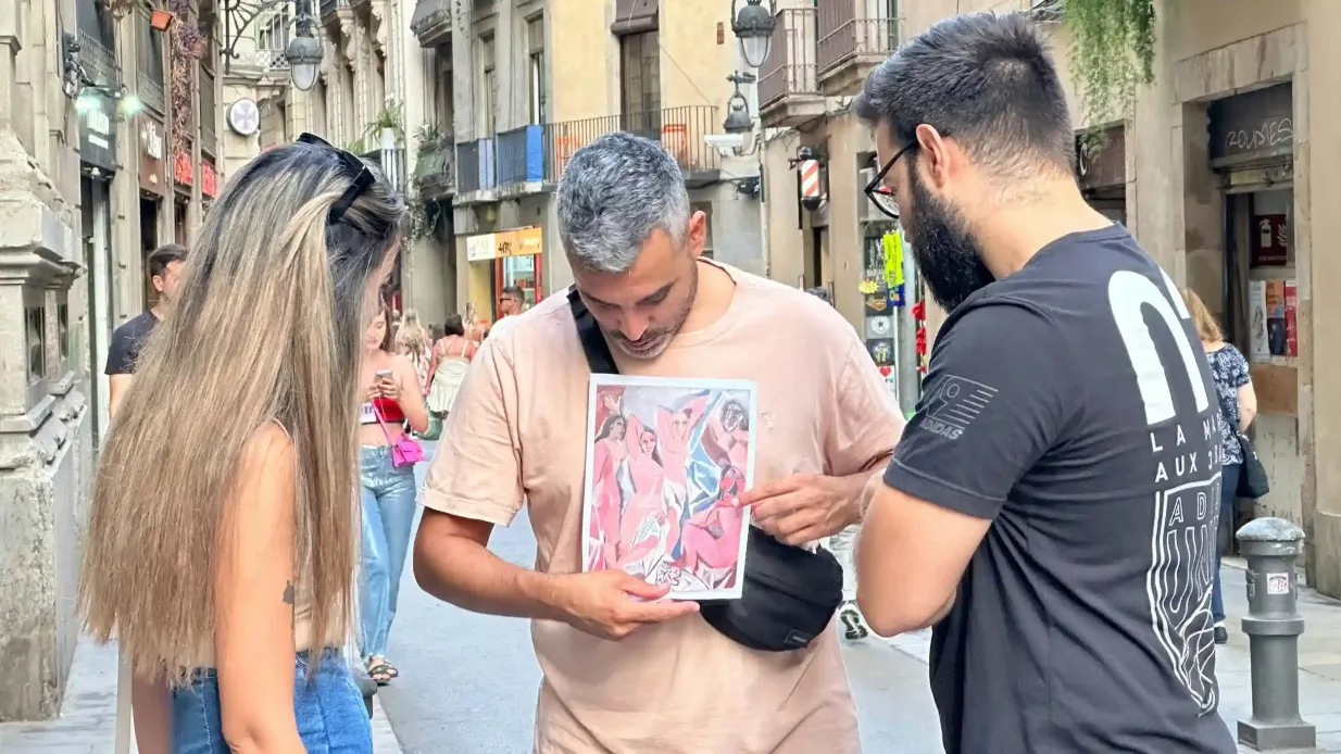 Barcelona: Walking Tour + Picasso Museum Fast Track Ticket Provided by TTP Cultural Experiences S.L