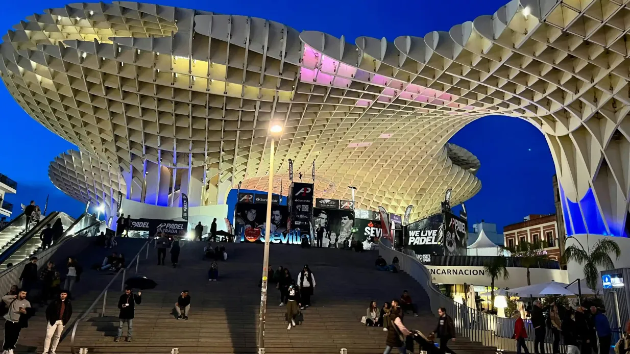 Seville: Mysterious & Paranormal Guided Tour Provided by Amsterdam Guias & Tours BV