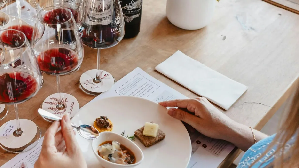 Tenuta vinicola Corte Pavone: Tour del Brunello dietro le quinte e degustazione gastronomica Fornito da Corte Pavone Winery