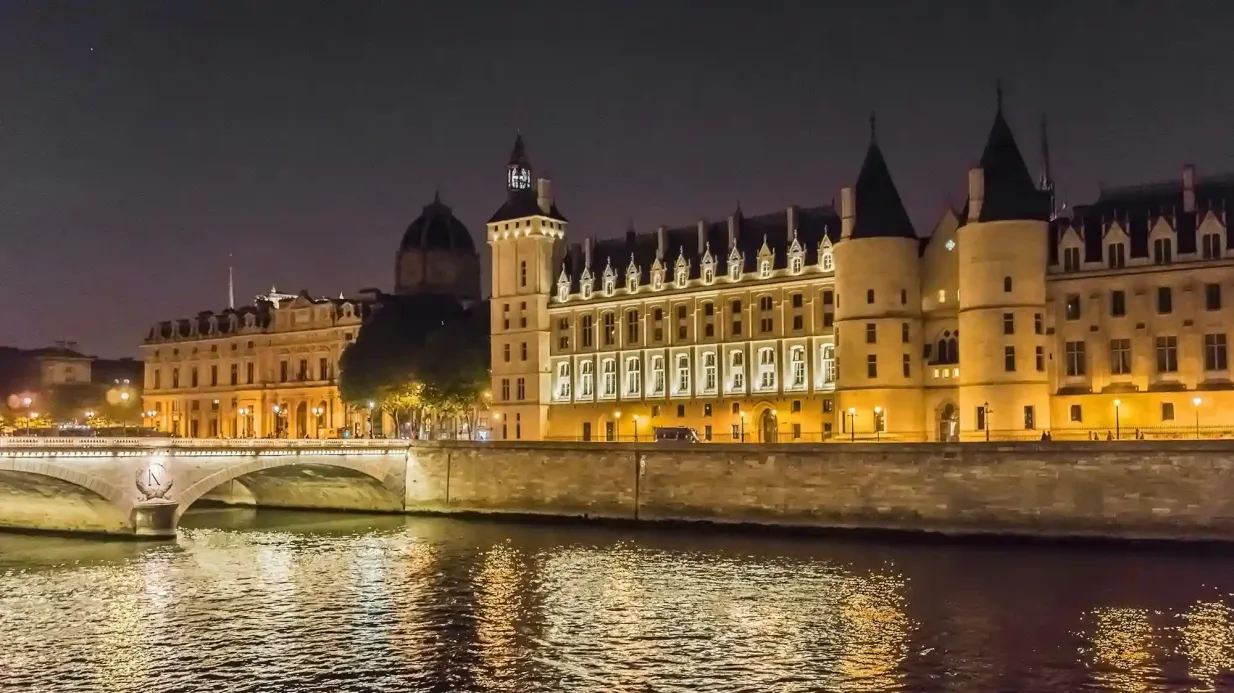 Le cœur sombre de Paris : Visite guidée nocturne des fantômes et des mystères