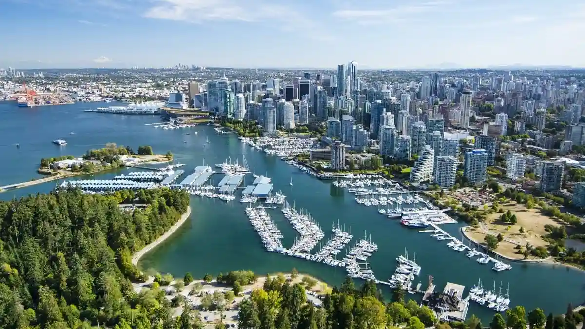 Vancouver: Guided Tour with Capilano Park Entry + Lunch at Grouse Mountain Provided by See Sight Tours