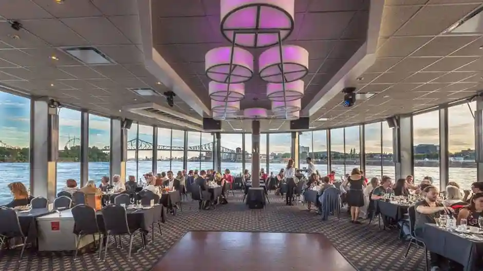 Montreal: Sightseeing-Kreuzfahrt mit 5-Gang-Dinner