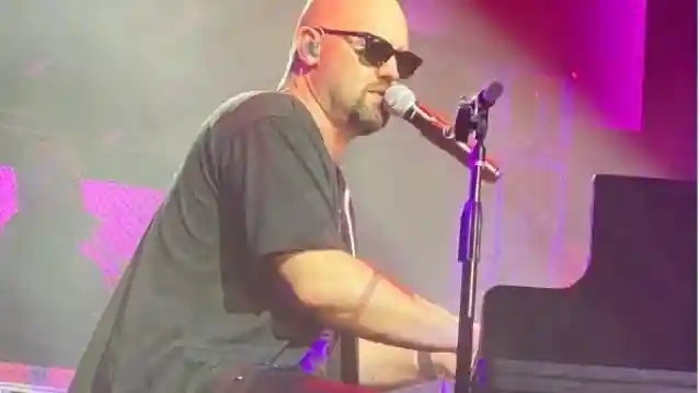 V Theater Las Vegas: Piano Man