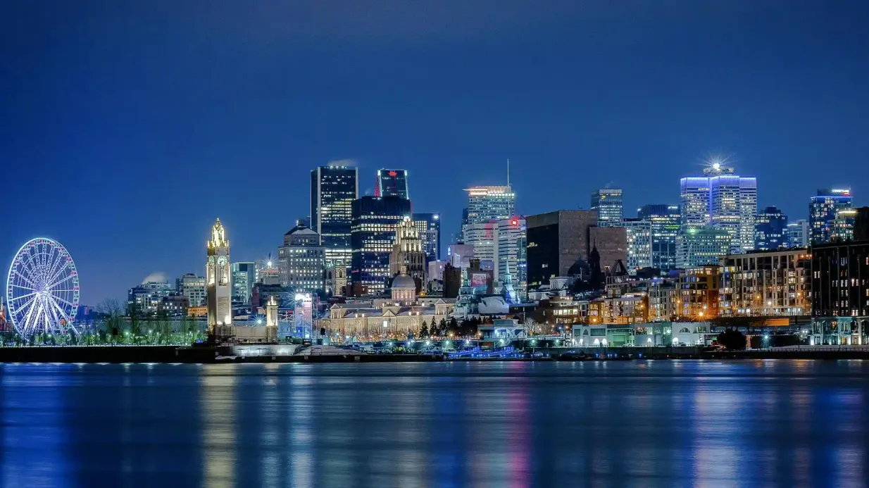 Crucero guiado nocturno por el río en Montreal Operado por AML Cruises