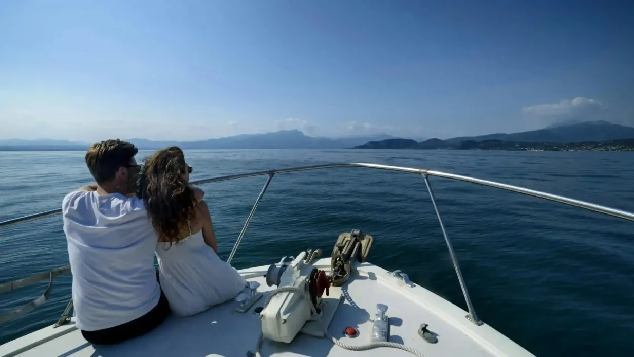 Lake Garda: 4-Hr Boat Tour with Stop in Sirmione Provided by Gardavoyager srls