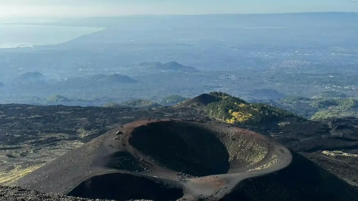 Excursão ao Etna pela manhã ou ao pôr do sol e visita à caverna de fluxo de lava Organizado por Etna Periperi excursion