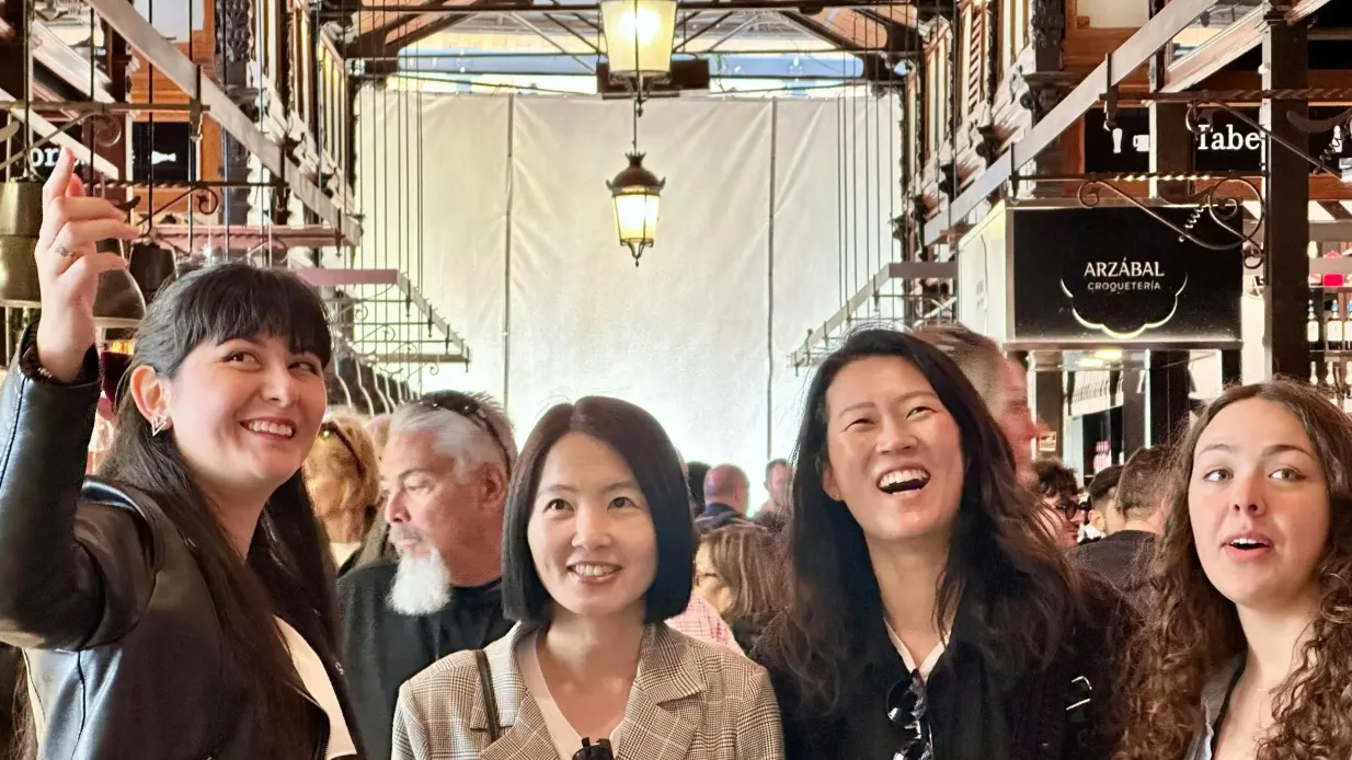 Madrid: Walking Tour + Flamenco Show mit optionalen Tapas