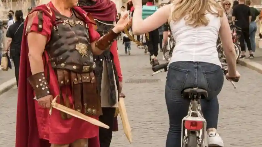 Roma: Alquiler de bicicletas eléctricas en Piazza Venezia Operado por BGP NOLEGGIO SRL