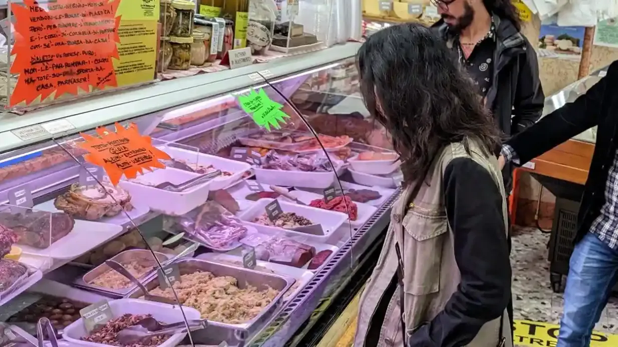 Verona: Guided Food Tour Provided by SCENTS & WONDERS DI CARLO PANDIAN