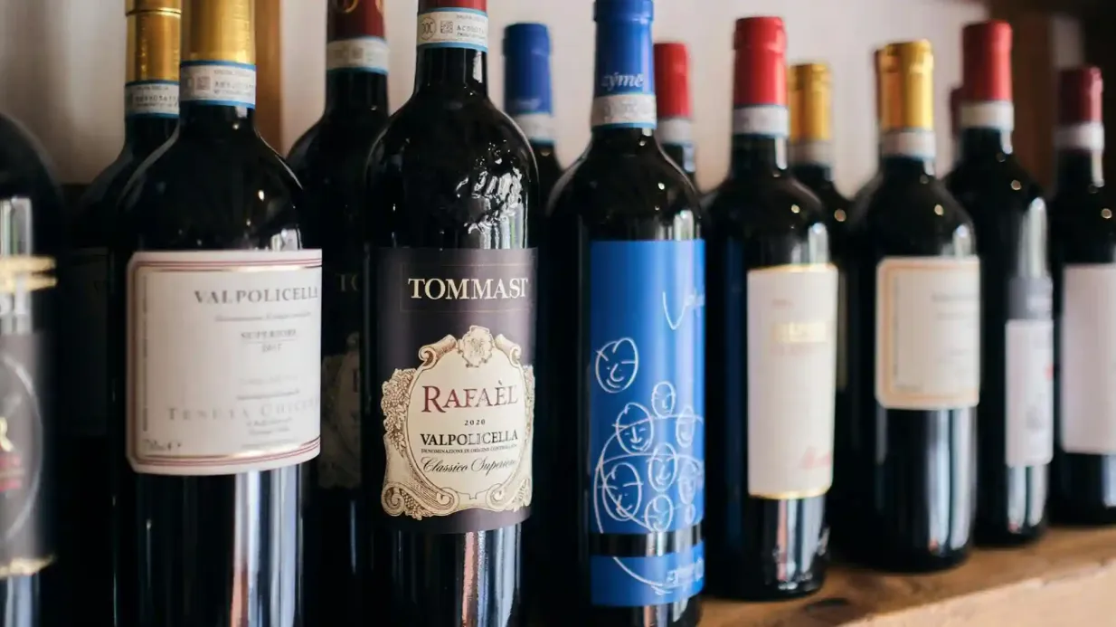 Verona: Wine Tasting near Juliet's House Provided by SCENTS & WONDERS DI CARLO PANDIAN