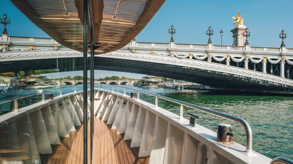 Paris Day Trip and Sightseeing Cruise from Disneyland® Paris Provided by Magic Ways
