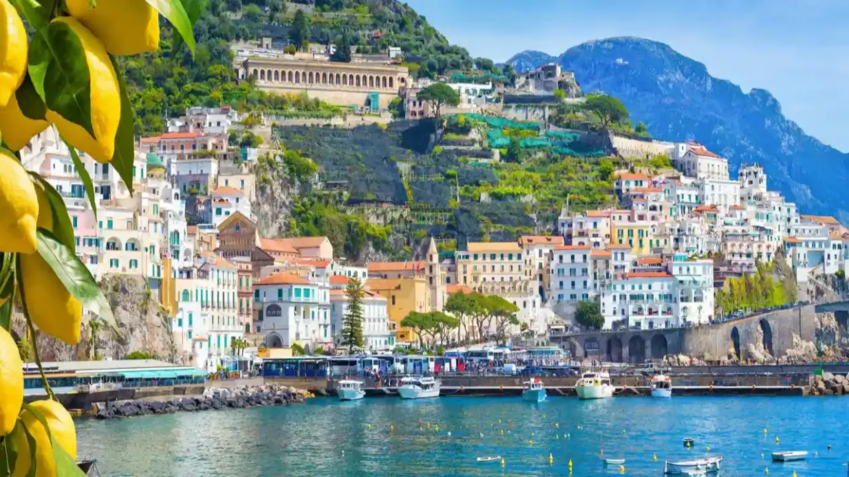 Amalfi & Positano: Bootstour mit Transfer von Pompeji