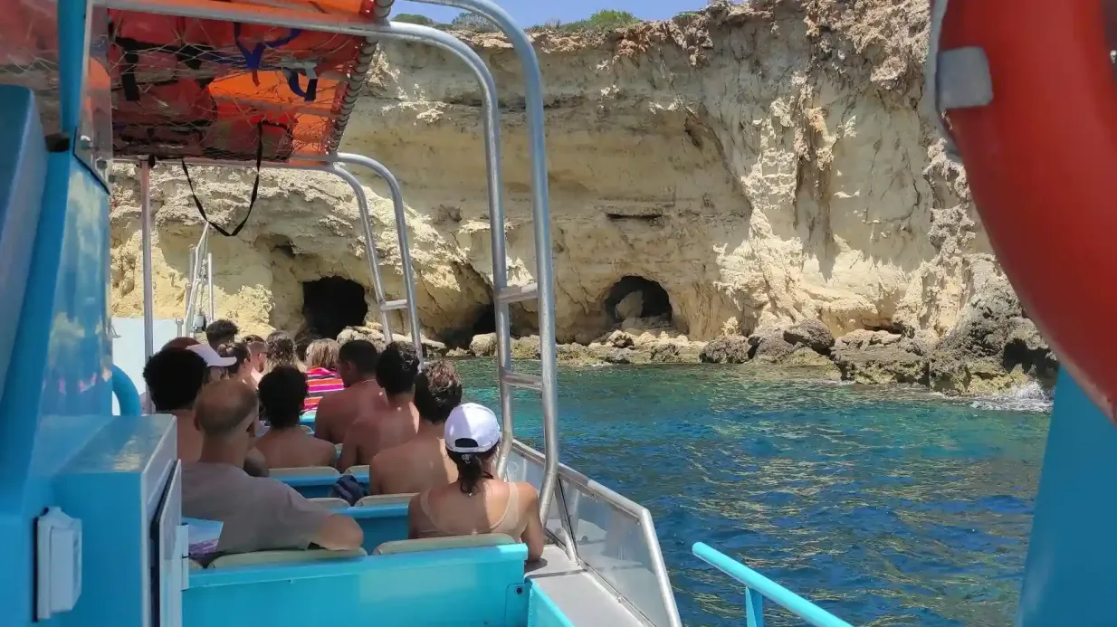 Santa Ponsa : Excursion en bateau dans les grottes, falaises et criques + plongée en apnée