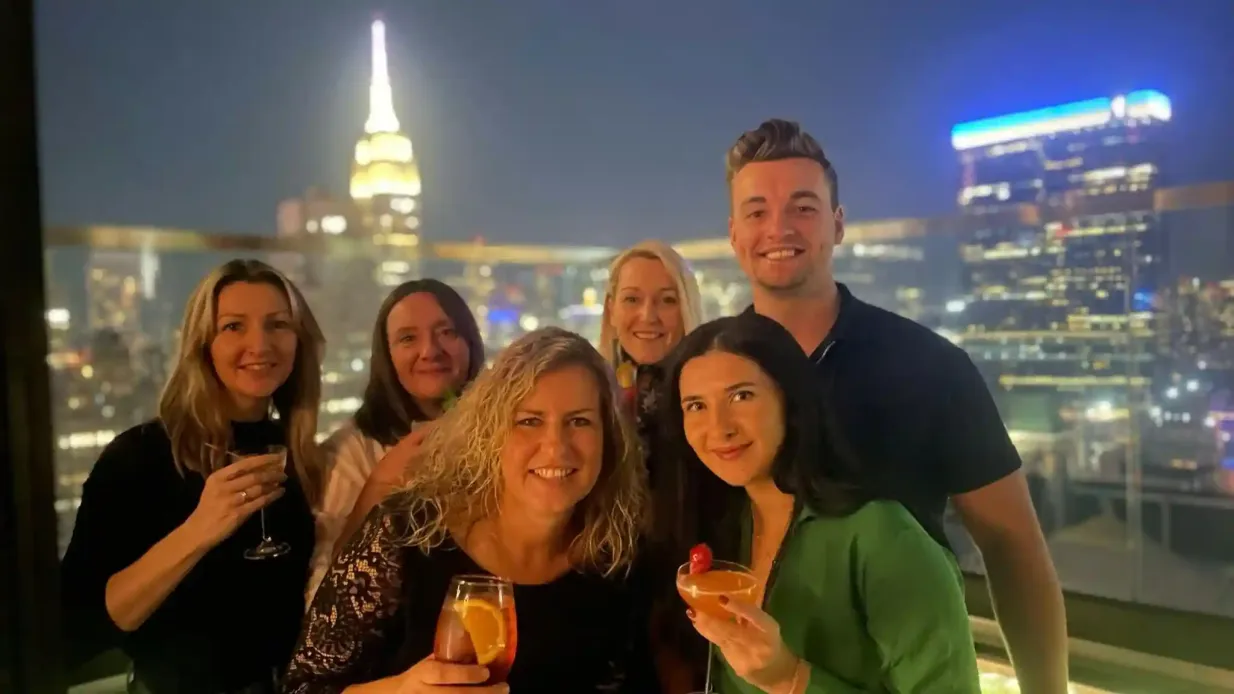 New York City: Rooftop, Bar and Live Music Tour NYC Provided by NiteTables Inc.