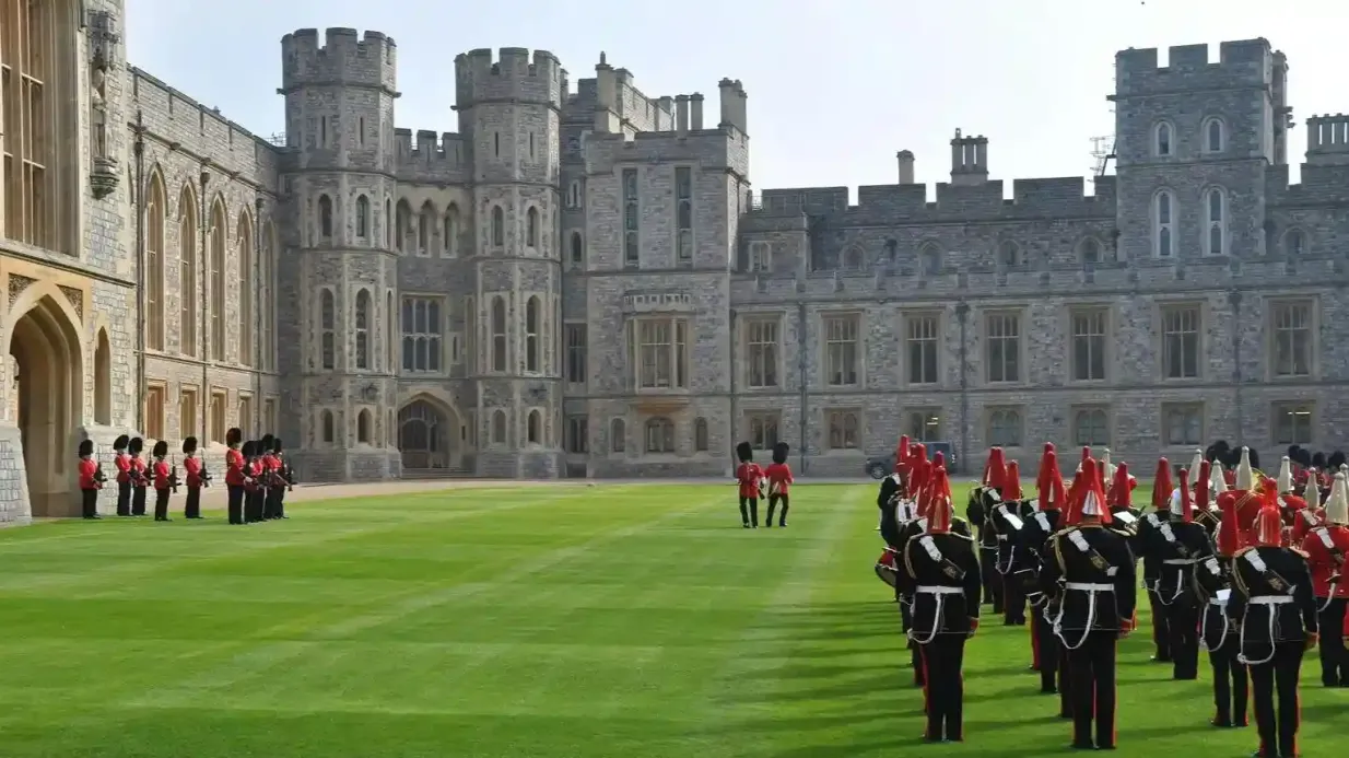 Windsor Castle: Half Day Trip from Earl's Court London Provided by Anderson Tours Ltd