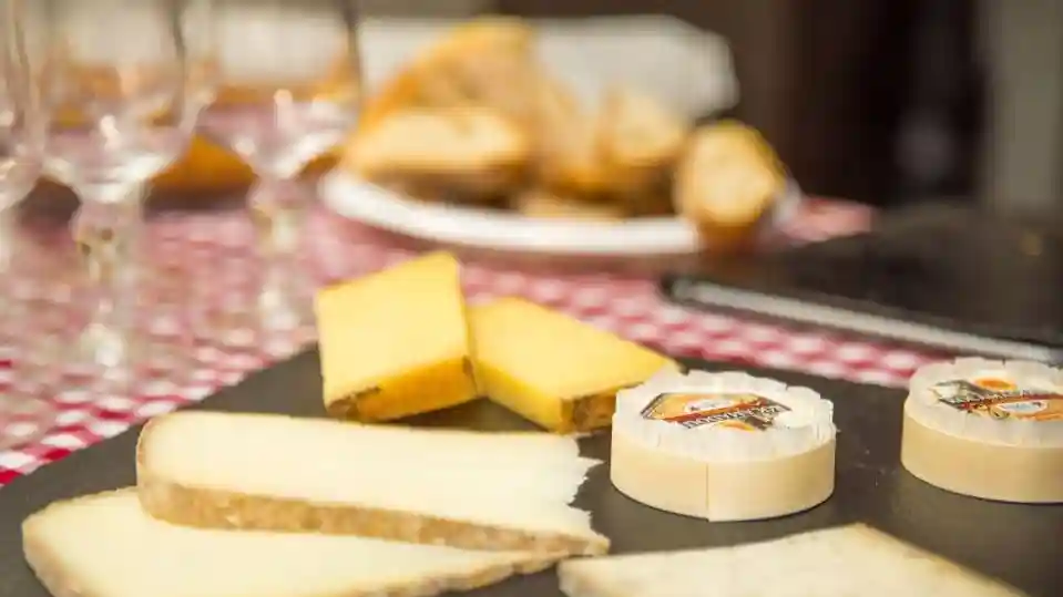 Paris: Tour gastronômico pelo Marais com degustação de vinhos