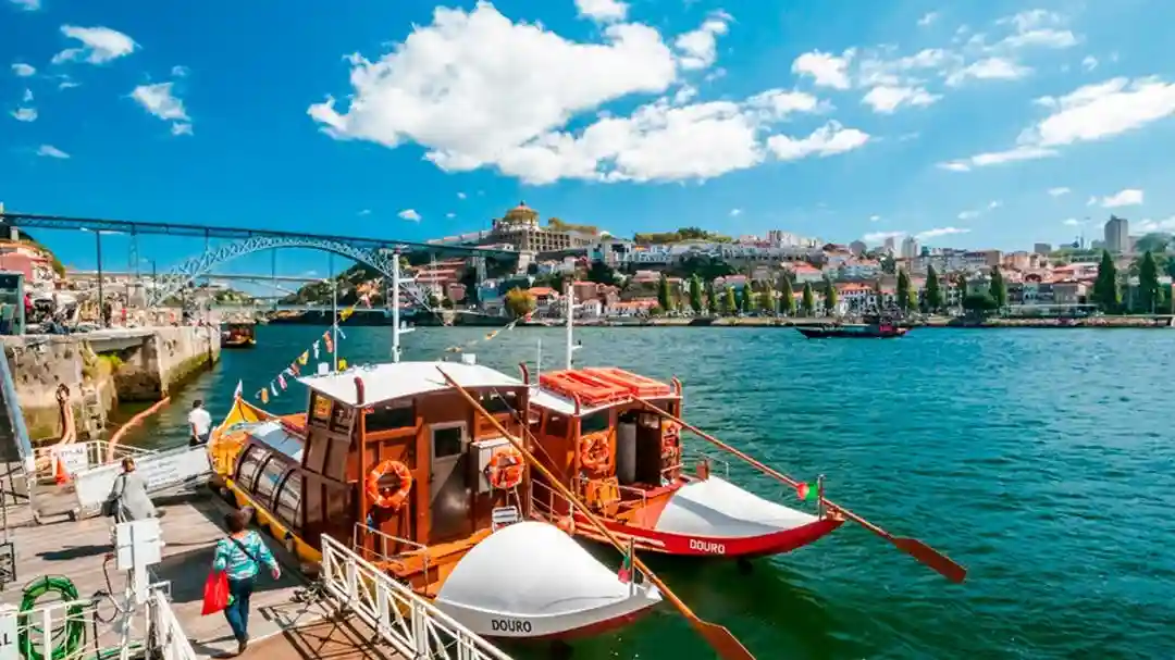 Porto: Ganztägige Tour mit Bus, Weinkeller und Bootstour