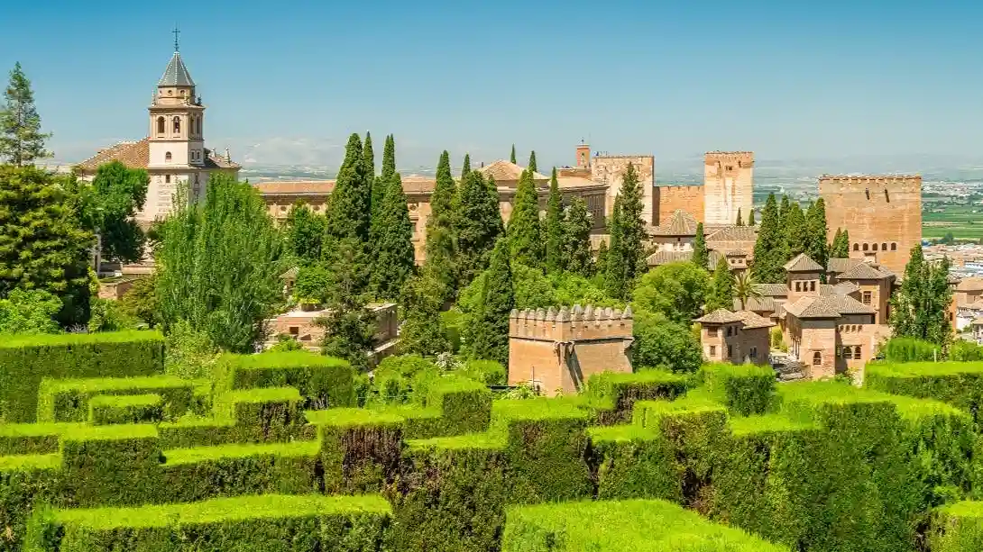 Alhambra & Nasridenpaläste: Eintritt ohne Anstehen + Führung Bereitgestellt von Nhue Concierge S.L.