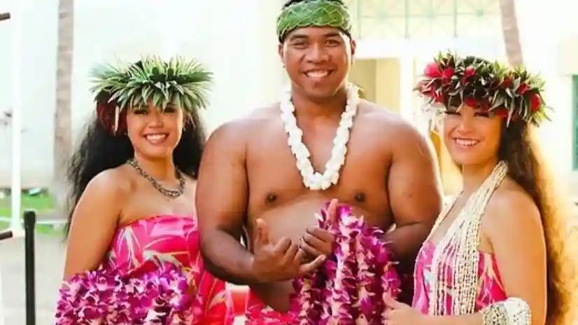 Ka Moana Luau en la Torre Aloha Operado por Moana Luau, LLC