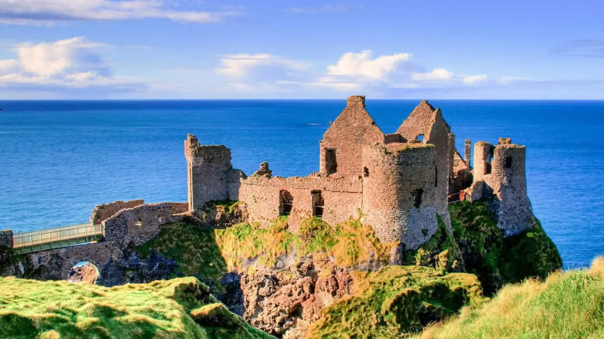 Giant's Causeway & Belfast Stadt: Tagesausflug von Dublin Bereitgestellt von Finn Tours South Limited