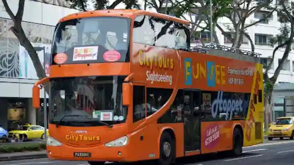 FunVee Singapore: Hop-on Hop-off Bus Tour Provided by Tiqets International B.V.