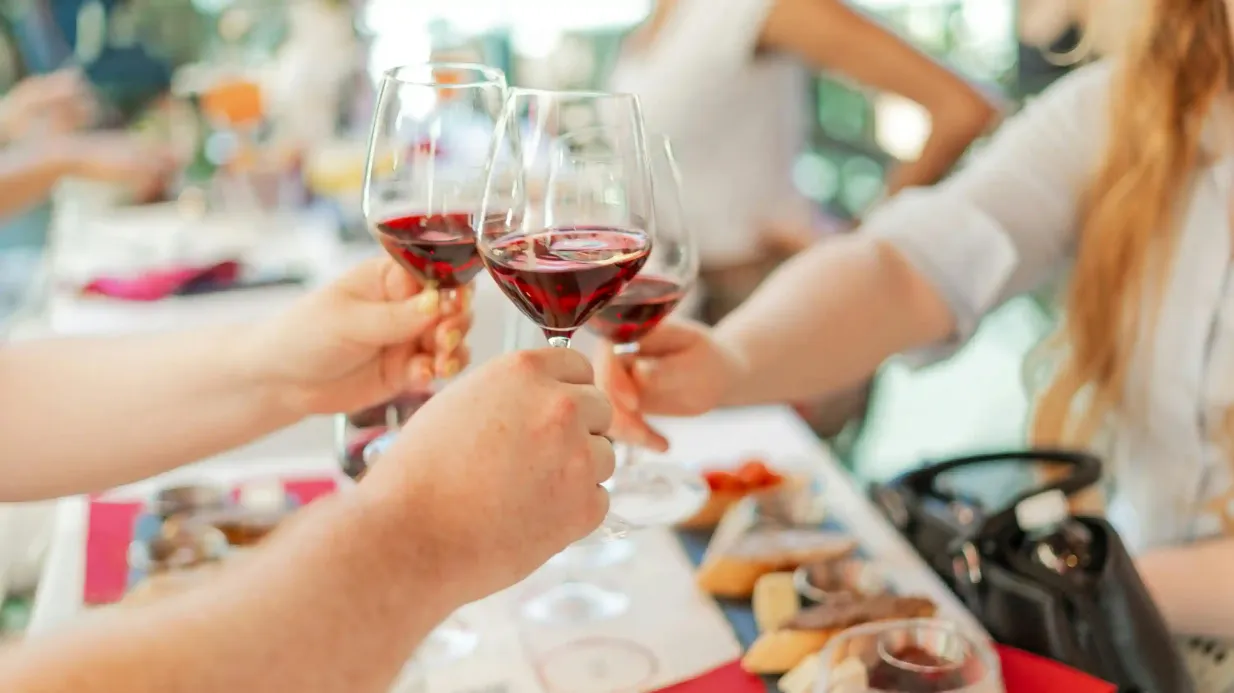 Pisa: Entrada a la Torre de Pisa + Visita Guiada y Degustación de Vinos Operado por Anastasia Sierp