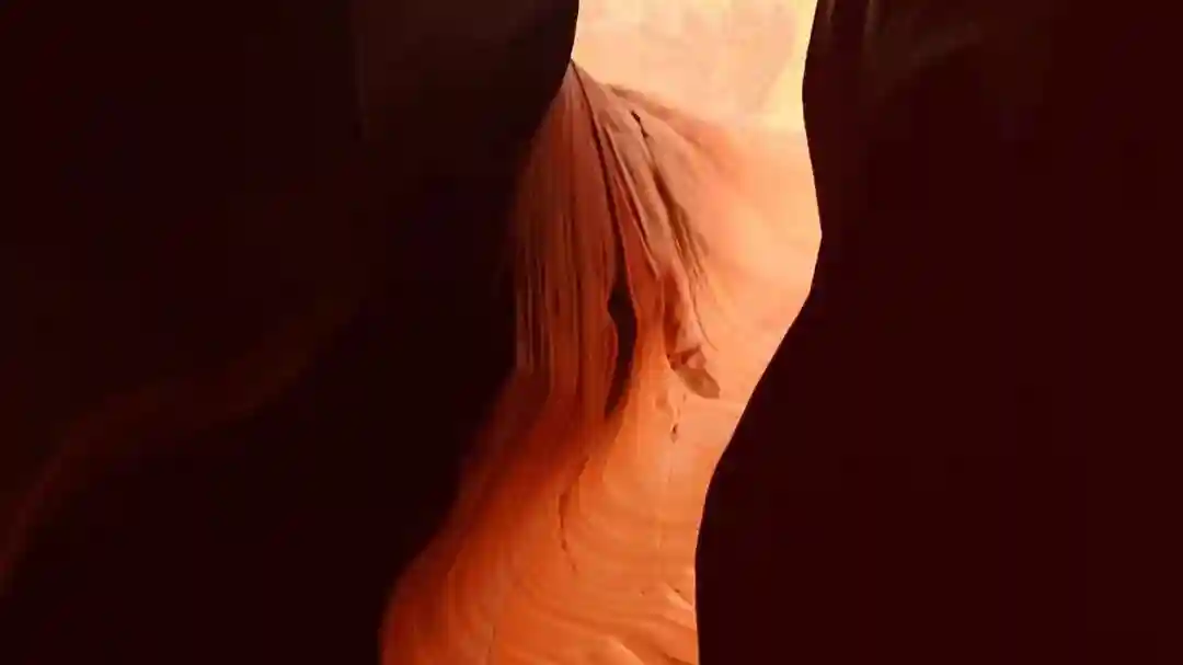 Von Las Vegas aus: Antelope Canyon X & Horseshoe Bend Tour mit Mittagessen Bereitgestellt von National Park Express, CHD Inc.