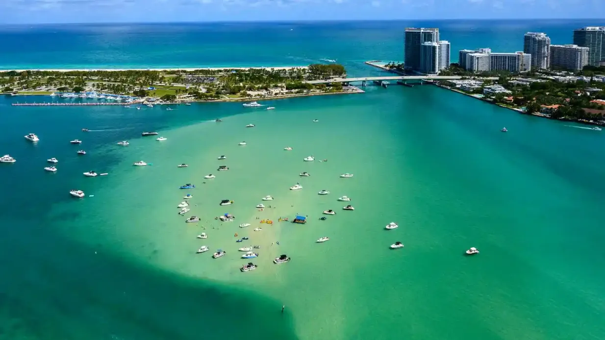 Miami Beach: Passeio de helicóptero privado de 30 minutos a partir de Fort Lauderdale Organizado por Helitrent Aviation INC (DBA: Keen Fly)