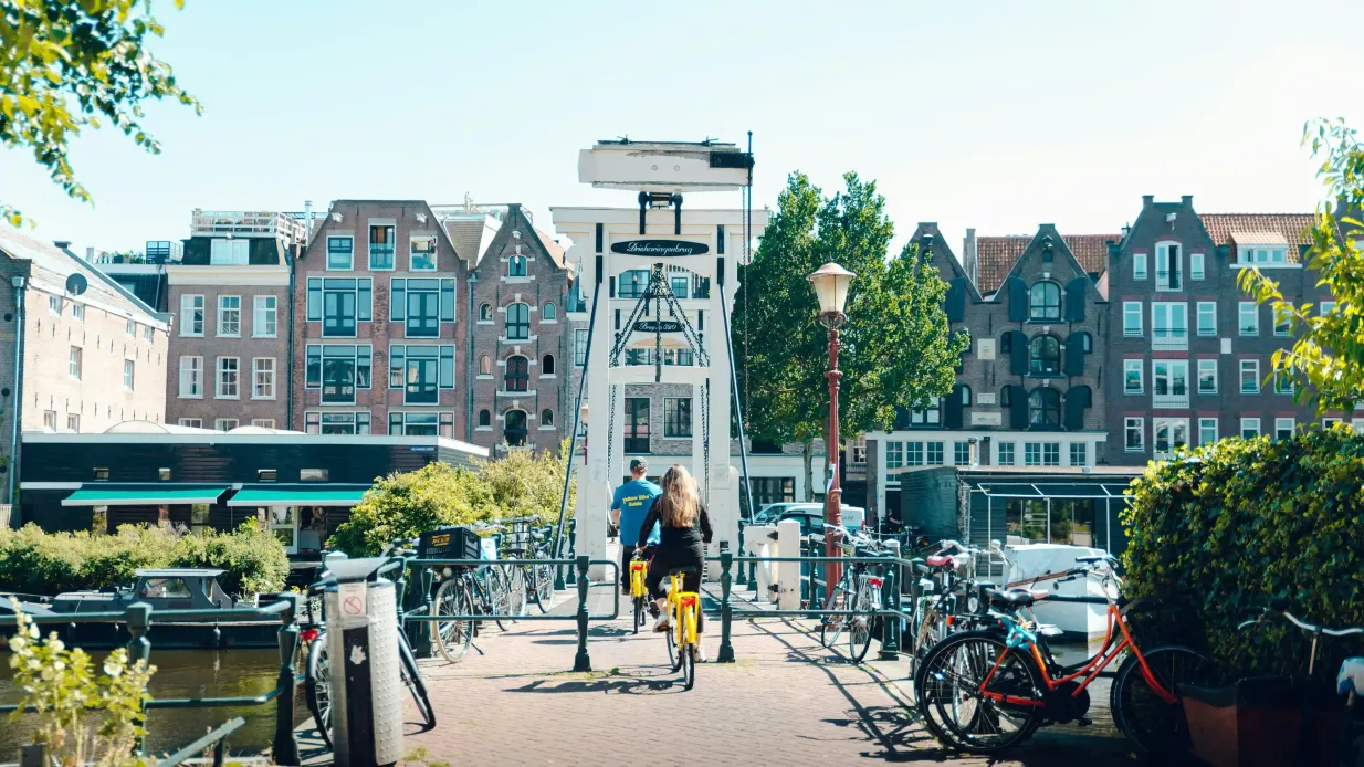 Amsterdam: Highlights & Hidden Gems E-bike Tour Provided by Yellow Bike