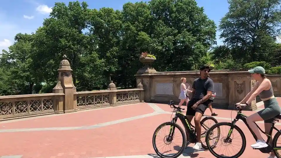 Visite de Central Park en vélo électrique Fournie par Visit Nyc Tours Inc
