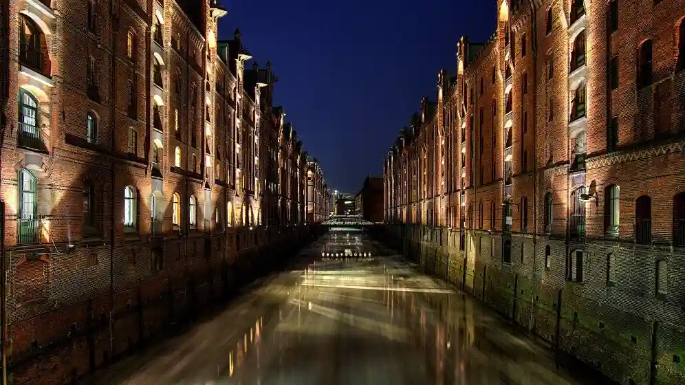 Visita a la ciudad de Speicherstadt y Hafen