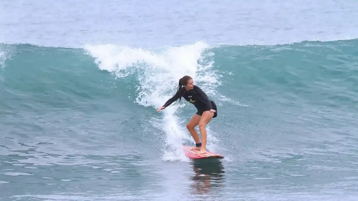 Bali: Clase de surf de 2 horas en la playa de Kuta Operado por PT. Odysseys Bali