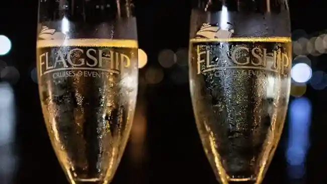 Porto de San Diego: Cruzeiro com jantar gourmet e entretenimento ao vivo Organizado por Flagship Cruises & Events