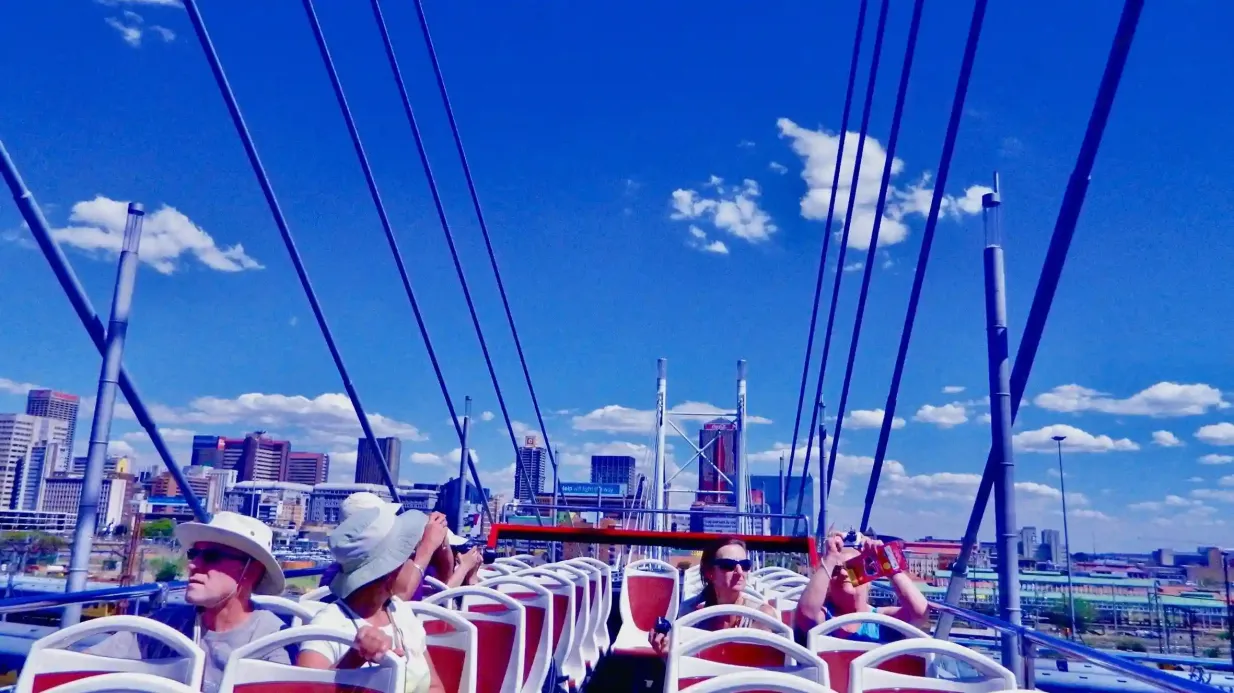 Bilhete de 1 dia Hop On-Hop Off Johannesburg Organizado por Topless Tours Pty Ltd