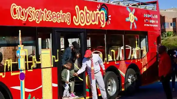 Johannesburg: Hop-on Hop-off Soweto Tour