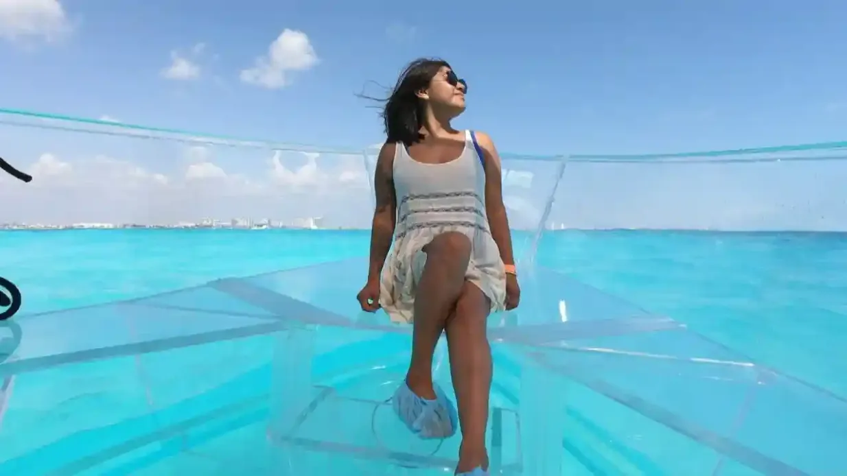 Cancún: Paseo en Barco de Cristal por la Laguna Nichupté Operado por OPERADORA AROZARENA